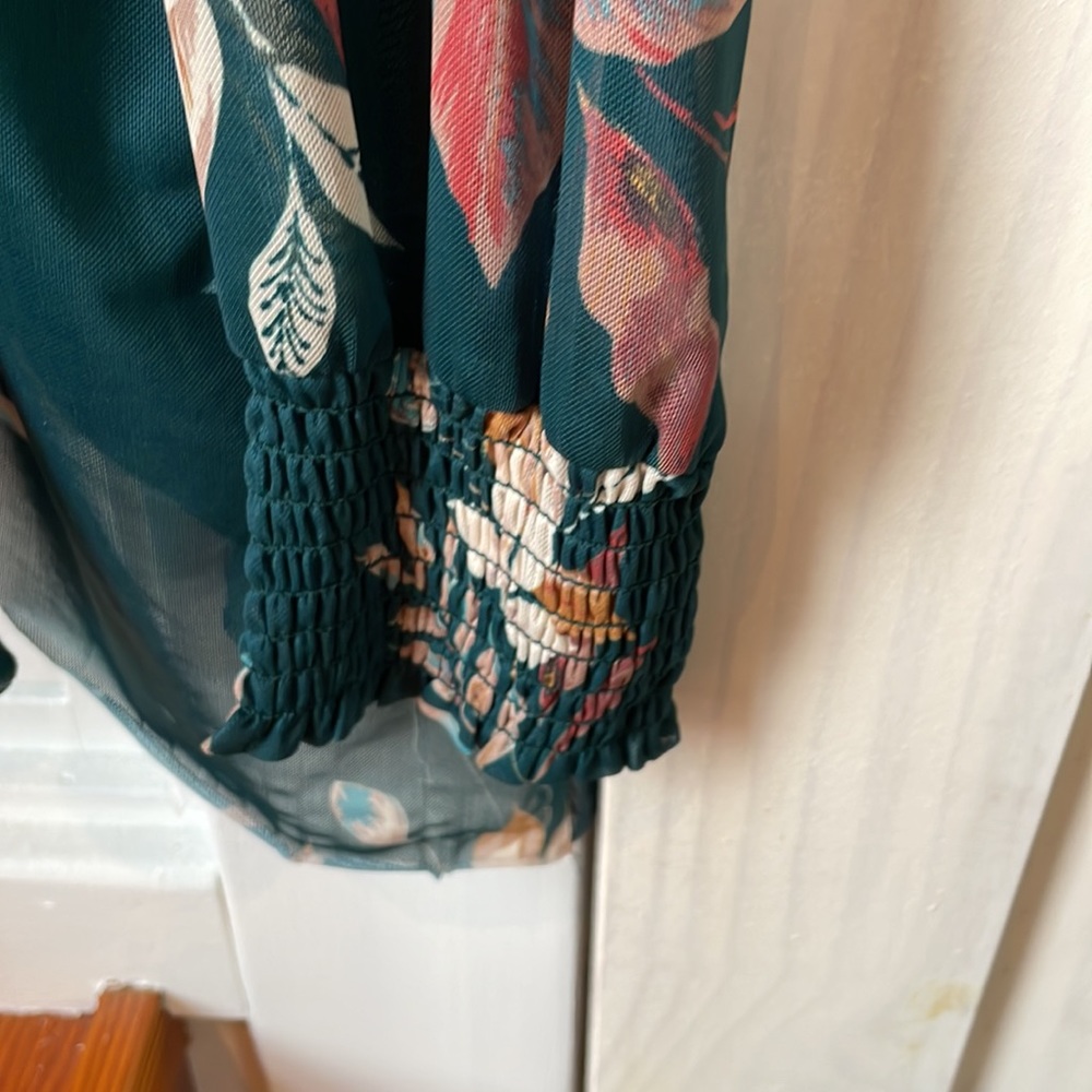 Top - Picture 5 of 6